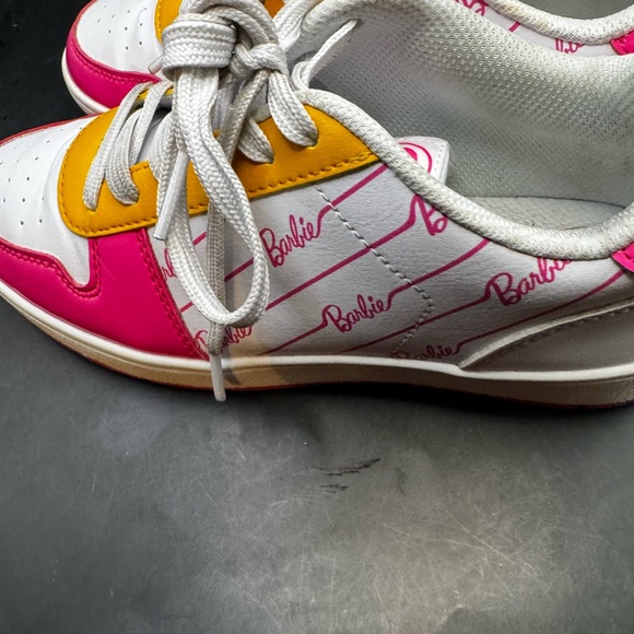 BARBIE MATTEL CASUAL COURT SHOES SNEAKERS WOMENS SIZE 7 WHITE GOLD PINK LETTERS - Picture 4 of 16